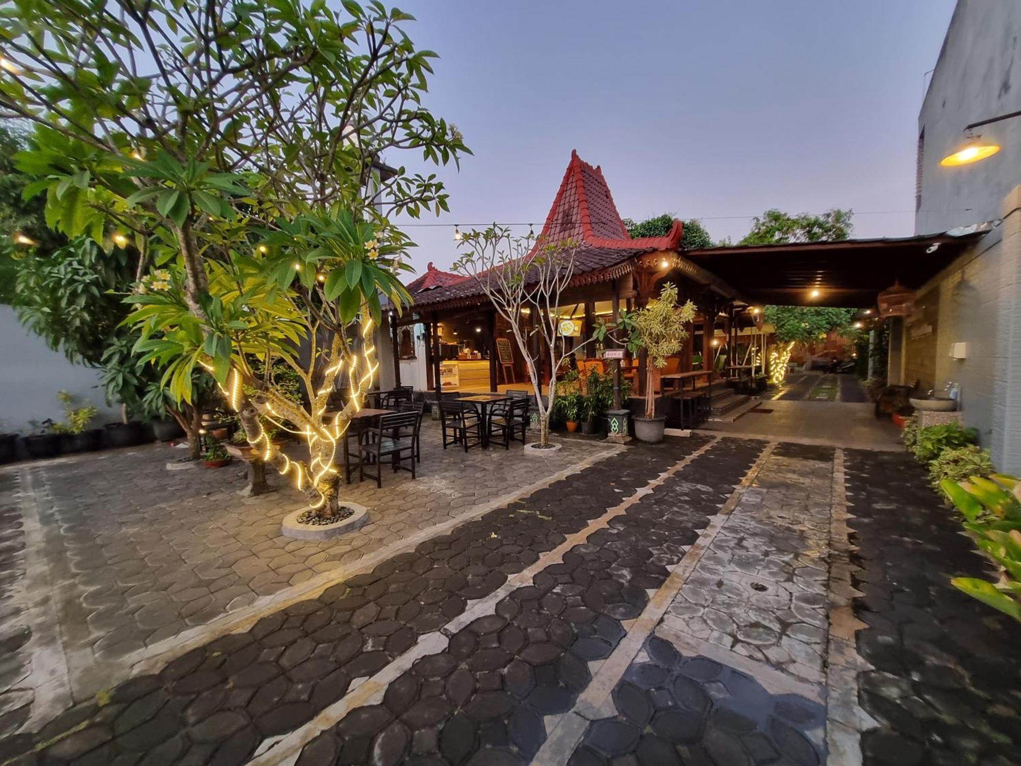 Omah Nayan Hotel